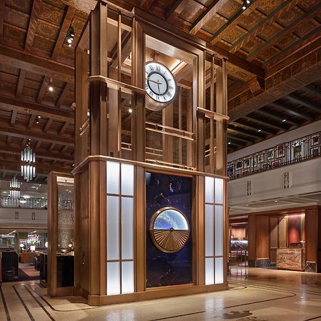 Fairmont Royal York Hotel Toronto Exterior foto The clock tower in the lobby