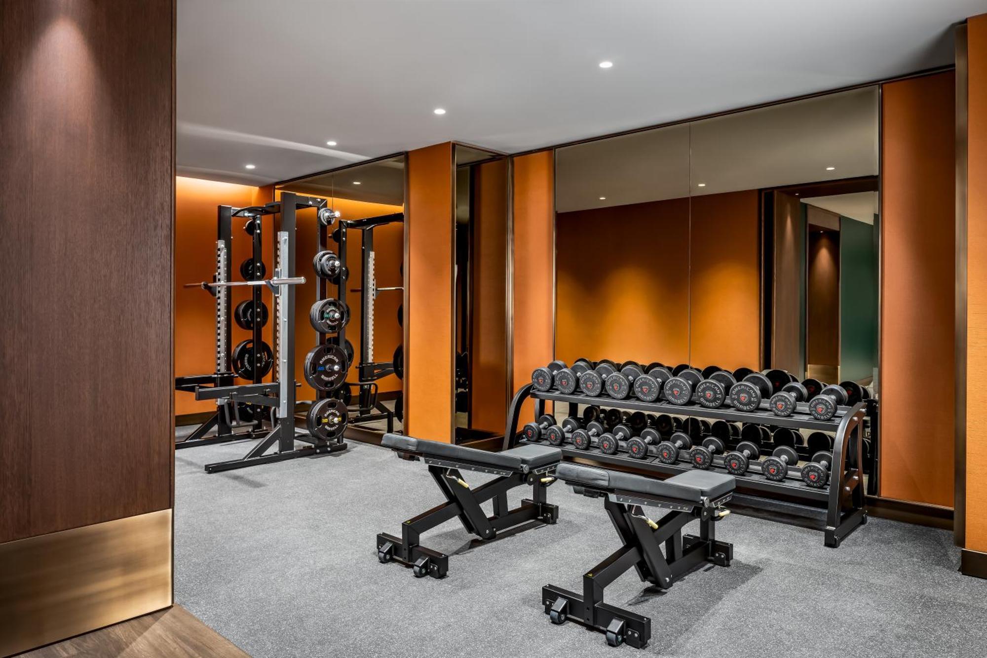 Fairmont Royal York Hotel Toronto Exterior foto The gym at the Mandarin Oriental